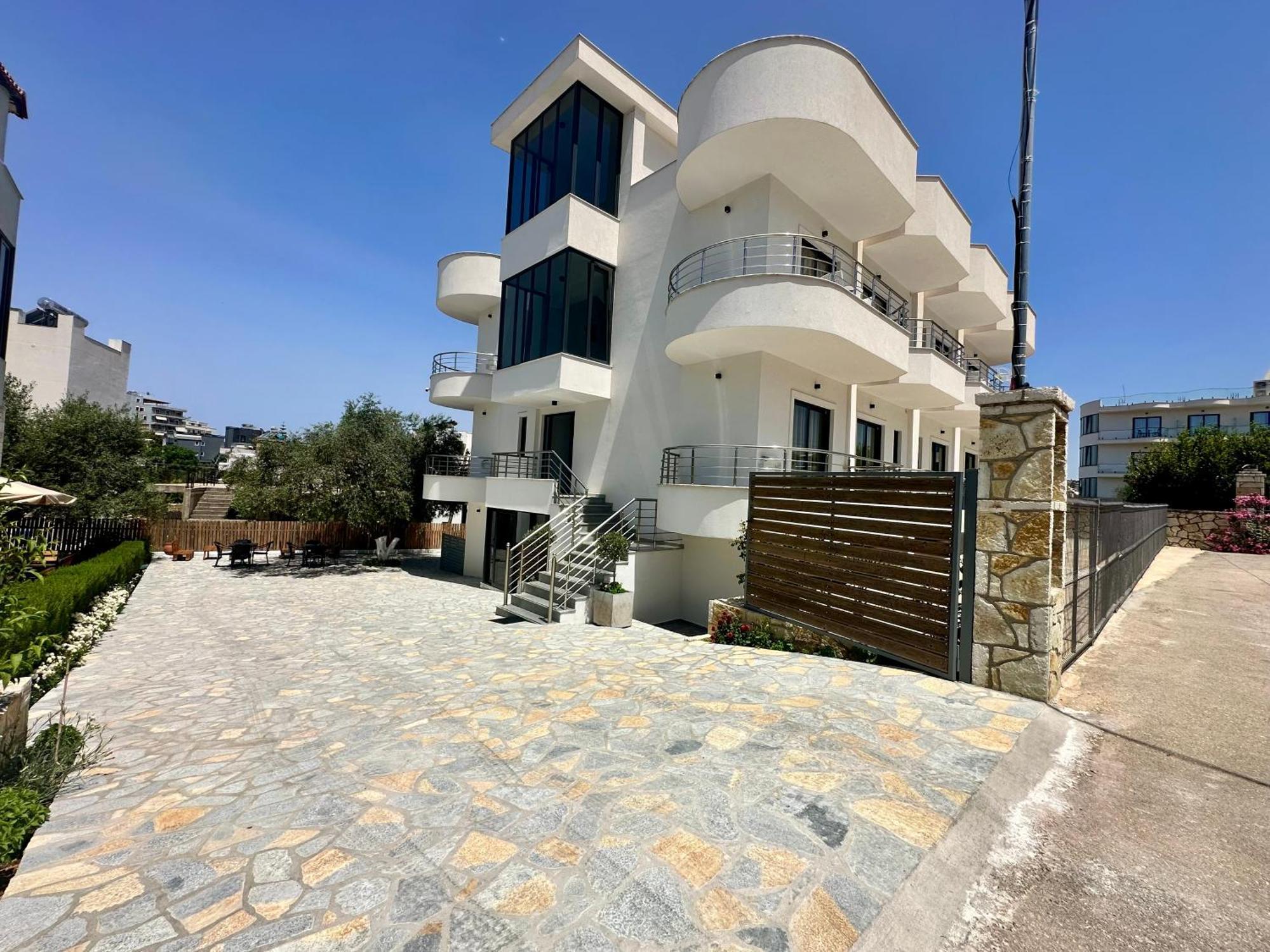 J&B Hotel Ksamil Exterior photo